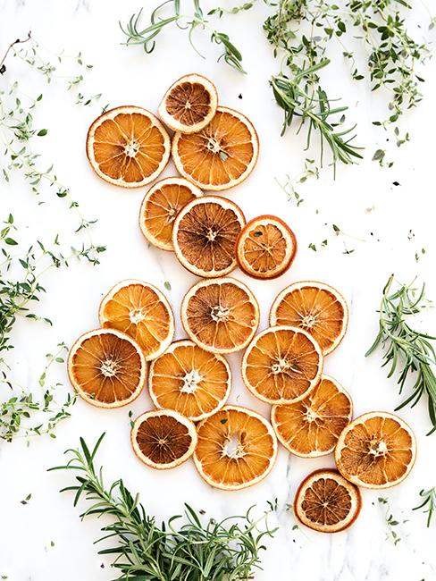 décoration de Noël durable avec oranges séchées