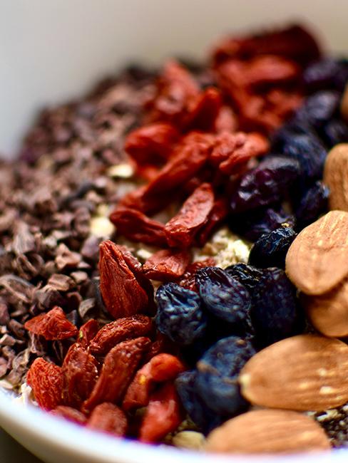 Baies de goji dans bowl sucré