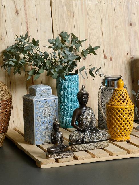Divers vases et cache-pot style zen et boho sur palette