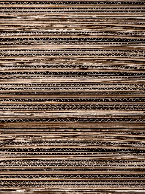 plusieurs couche de carton, matériau résistant