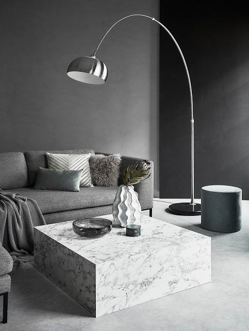 Salon mur foncé