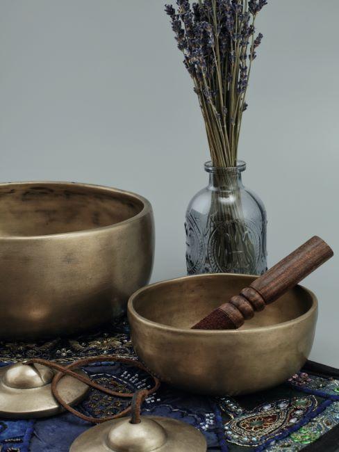 bols et lavande, accessoires de méditation