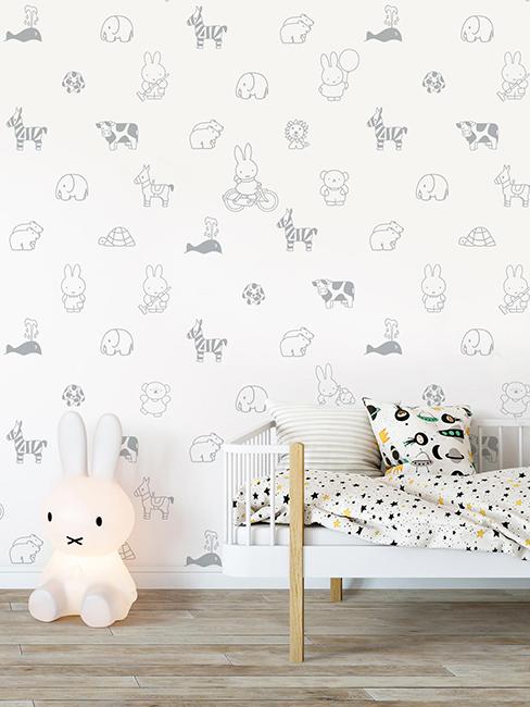 papier peint animaux dans chambre d'enfant