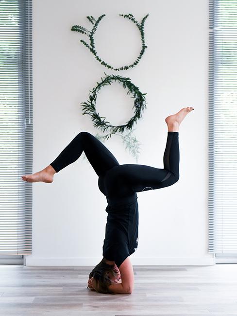 pose de yoga femme