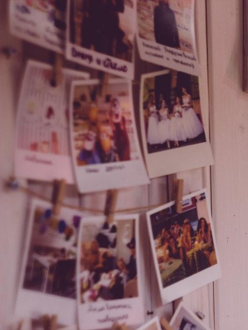 polaroïds suspendus sur le mur, déco murale