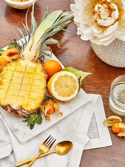 ananas coupé avec frais