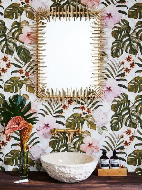 papier peint chargé, tapisserie fleurie, déco murale style victorien
