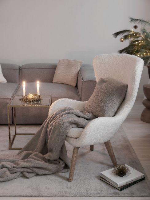 Fauteuil blanc, coussin grège