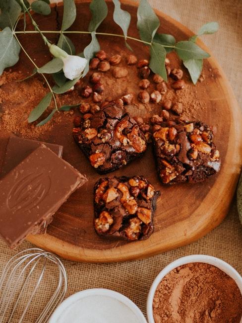 chocolat au lait fait maison avec noisettes