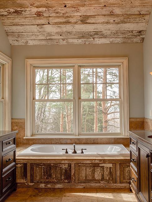 salle de bain rustique en bois