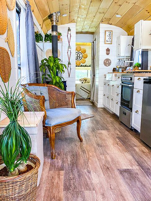 cuisine avec fauteuil vintage