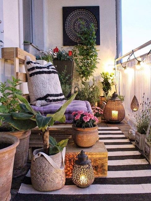 meubles de jardin en palette sur balcon