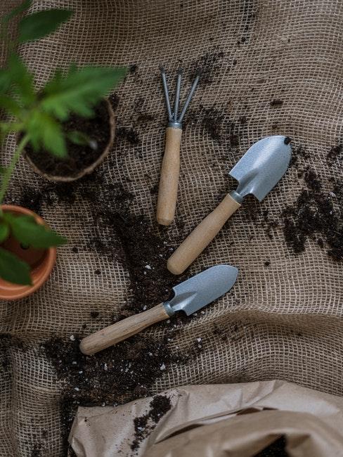 outils de jardinage