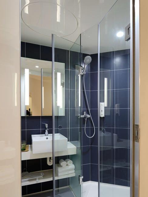salle de douche, douche, carrelage, bleu