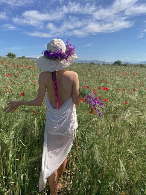 chapeau paille, femme, fleurs, été, bouquet sauvage