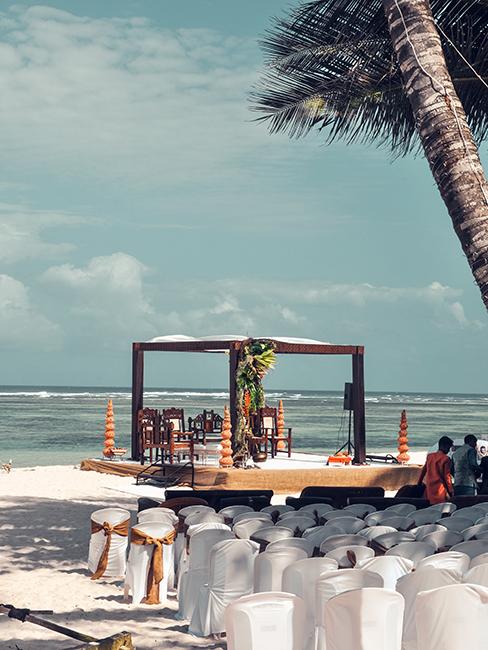 installation pour un mariage sur la plage