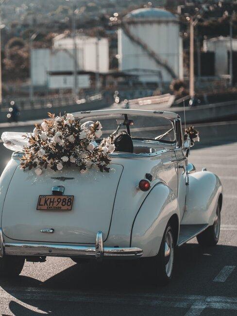 décoration voiture vintage pour mariage