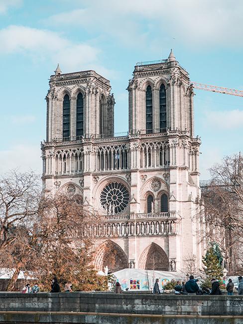 notre de dame de Paris
