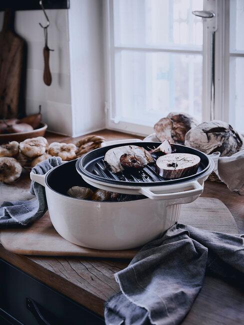 cuisine rustique avec casserole