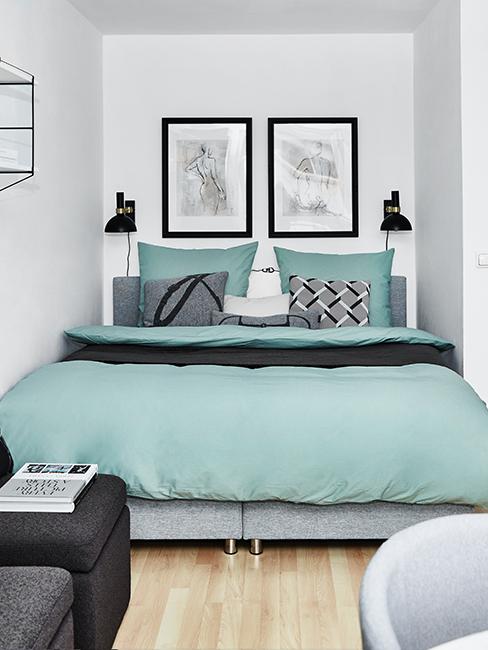 chambre moderne avec linge de lit vert