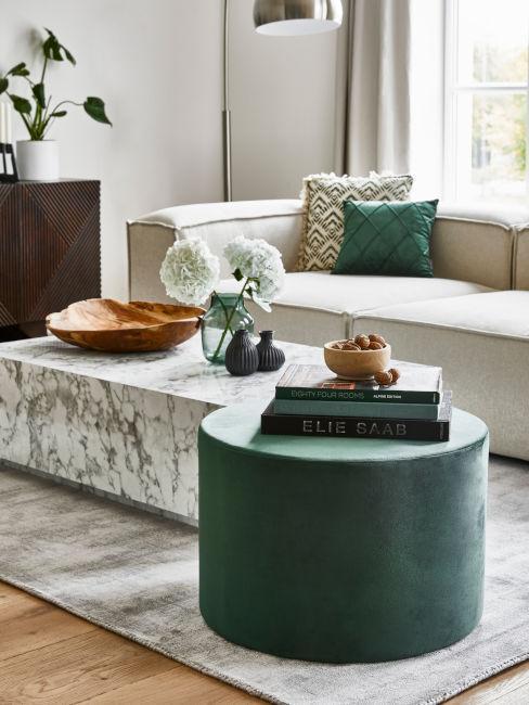 Pouf vert sapin, coussin vert sapin, table basse marbre
