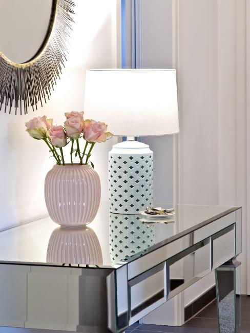 petite entrée glamour avec console en verre miroir