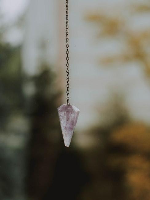 cristal de bien-être en pendentif