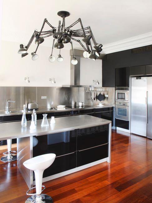 Cuisine design et moderne avec parquet