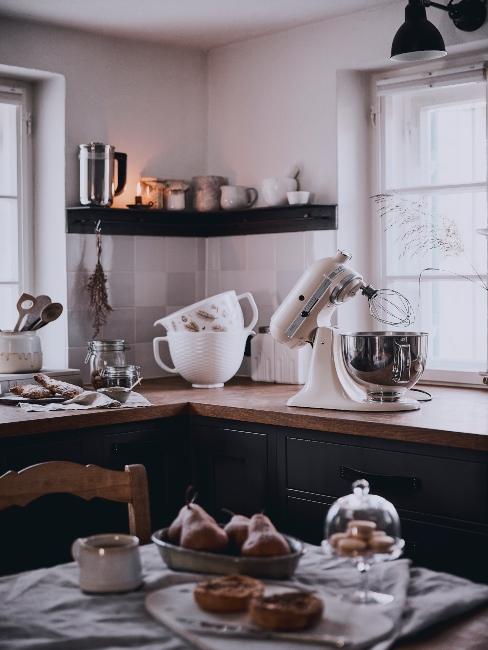 cuisine fermée noire