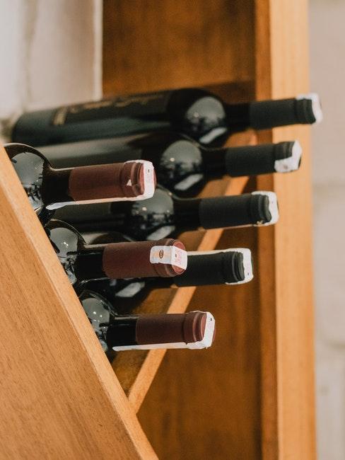 fabriquer une étagère murale originale avec des caisses de vin