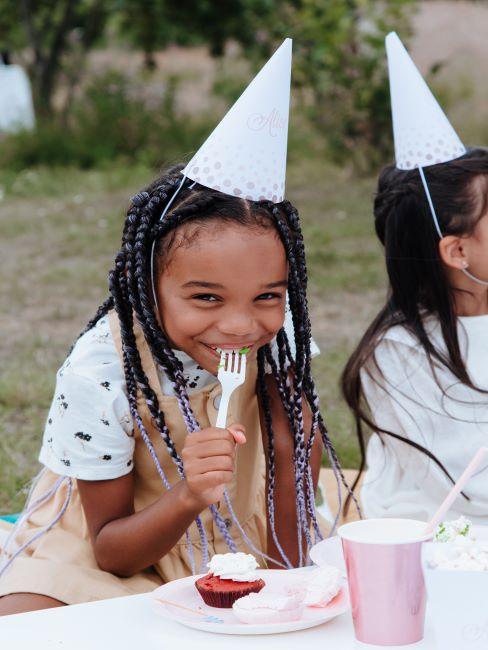 fête d'anniversaire pour enfants, petite fille