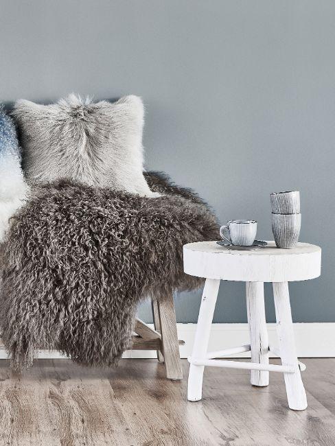 Banquette peau mouton grise coussins