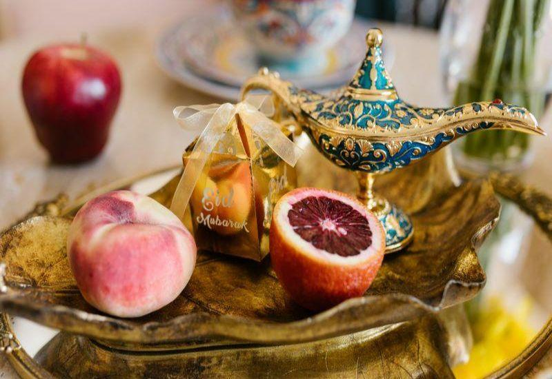 decoration orientale pour le ramadan avec des fruits