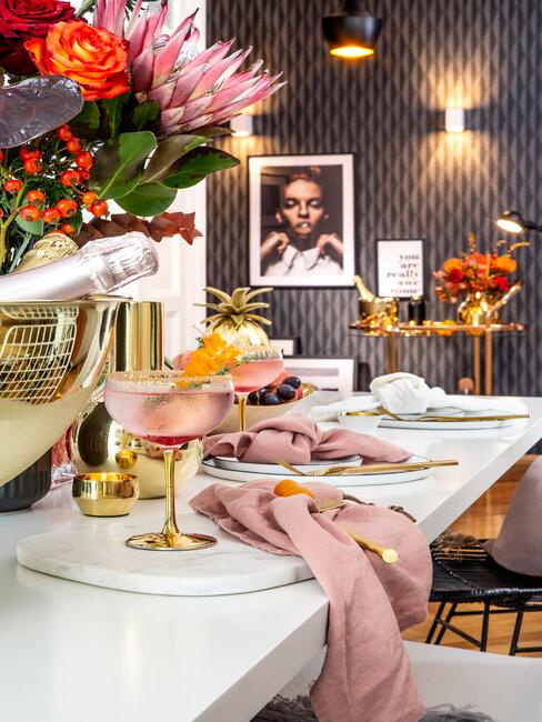 décoration de table pour une fête d'anniversaire surprise