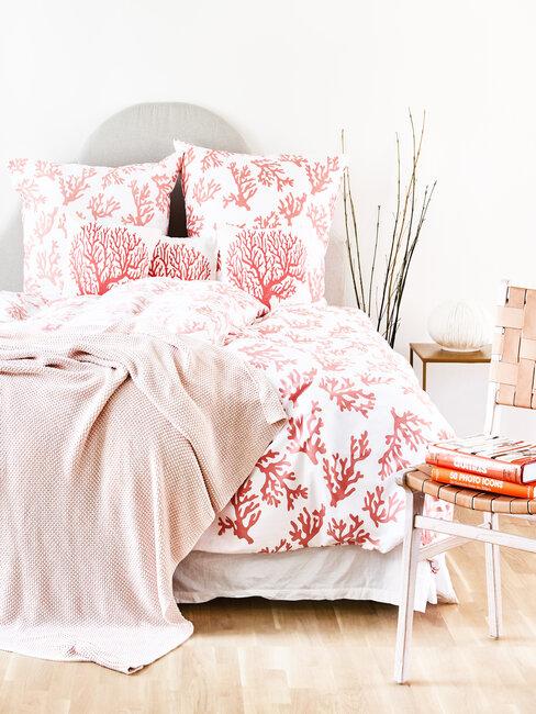 draps de lit avec motifs corail