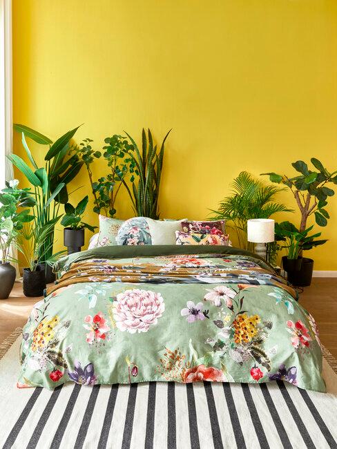 chambre, mur jaune, drap tropical