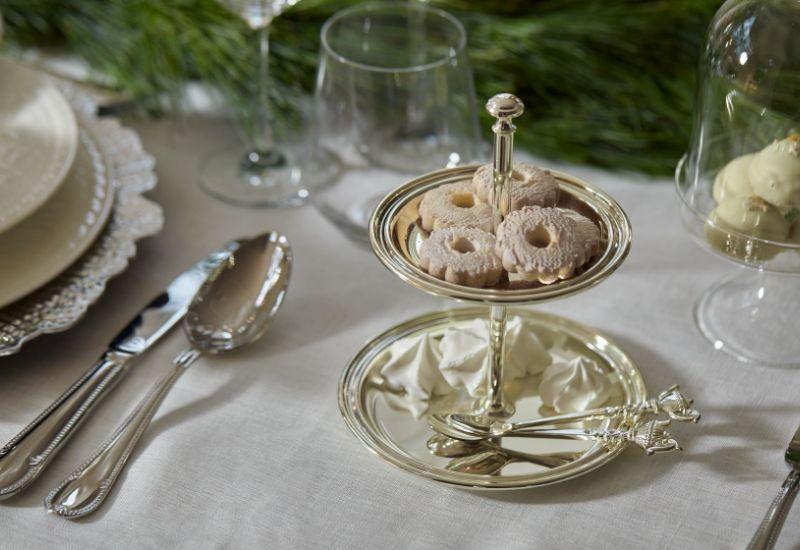 Salon salle à manger, blanc, déco blanche, nouvel an noël, couverts en argent