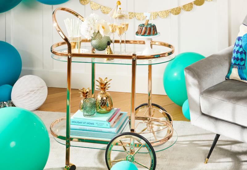 Déco theme de soirée, doré, chariot, cocktails