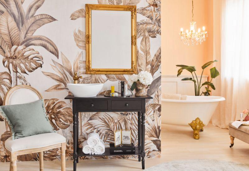 salle de bain, miroir doré, baignoire pieds dorés