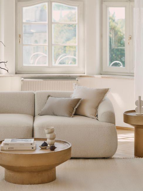 canapé arrondi, canapé beige, table basse