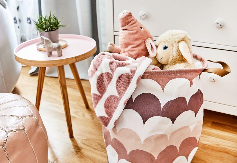 rangement à jouets, peluches, panier rose