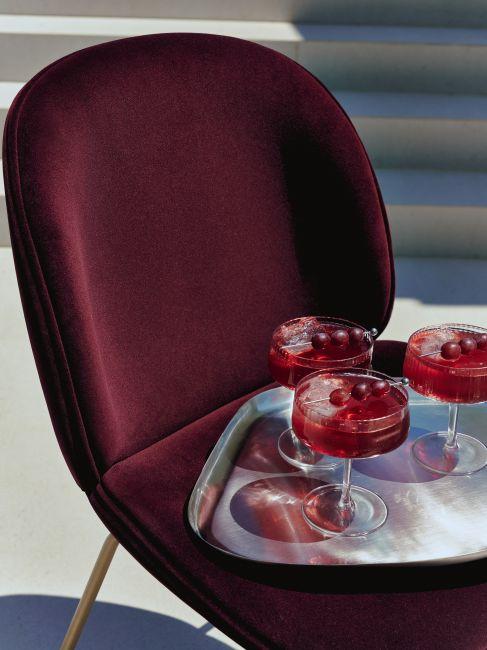 chaise gubi avec cocktails