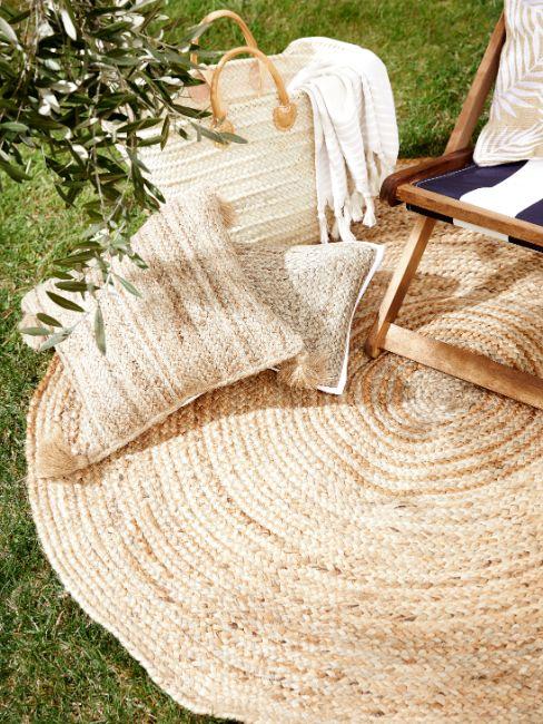 Mobilier de jardin, rotin, chaises, coussin, tapis
