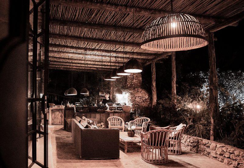 terrasse couverte, cannisses, rotin