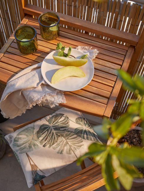 salon de jardin pour petit balcon, style exotique, canisse, table dépliante de balcon