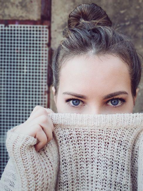femme, pull en laine beige