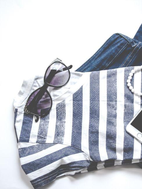 outfittery, t-shirt rayé, lunettes de soleil