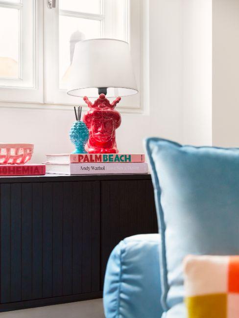 viva magenta, pied de lampe