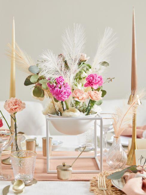 décoration florale mariage, fleurs rose