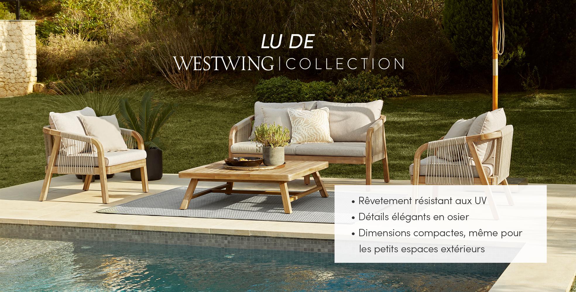 salon de jardin crème et bois clair, table basse